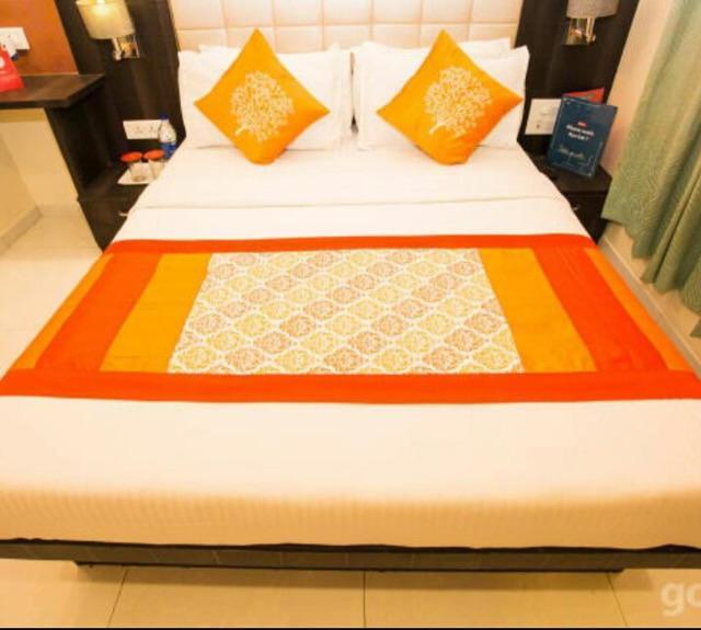 Hotel Avenue Near T-2 International Airport มุมไบ ภายนอก รูปภาพ